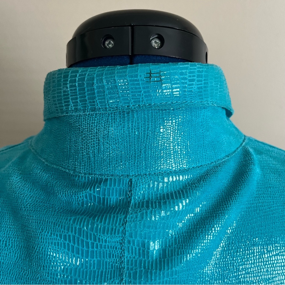 Gorgeous turquoise 100% goat leather shacket from Elie Tahari - Picture 4 of 7